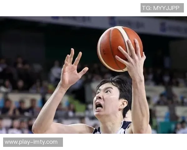 中国男篮外线表现不佳依赖内线进攻未能有效限制李贤重表现